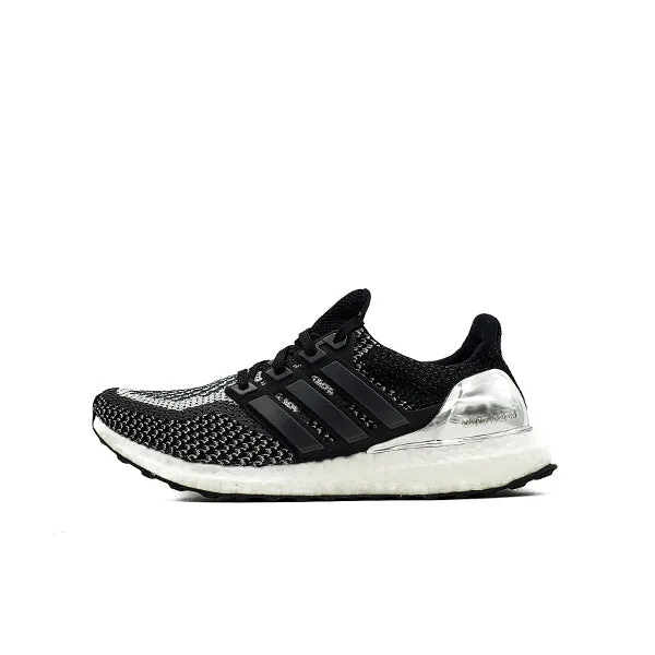 ADIDAS ULTRA BOOST SILVER MEDAL 2018