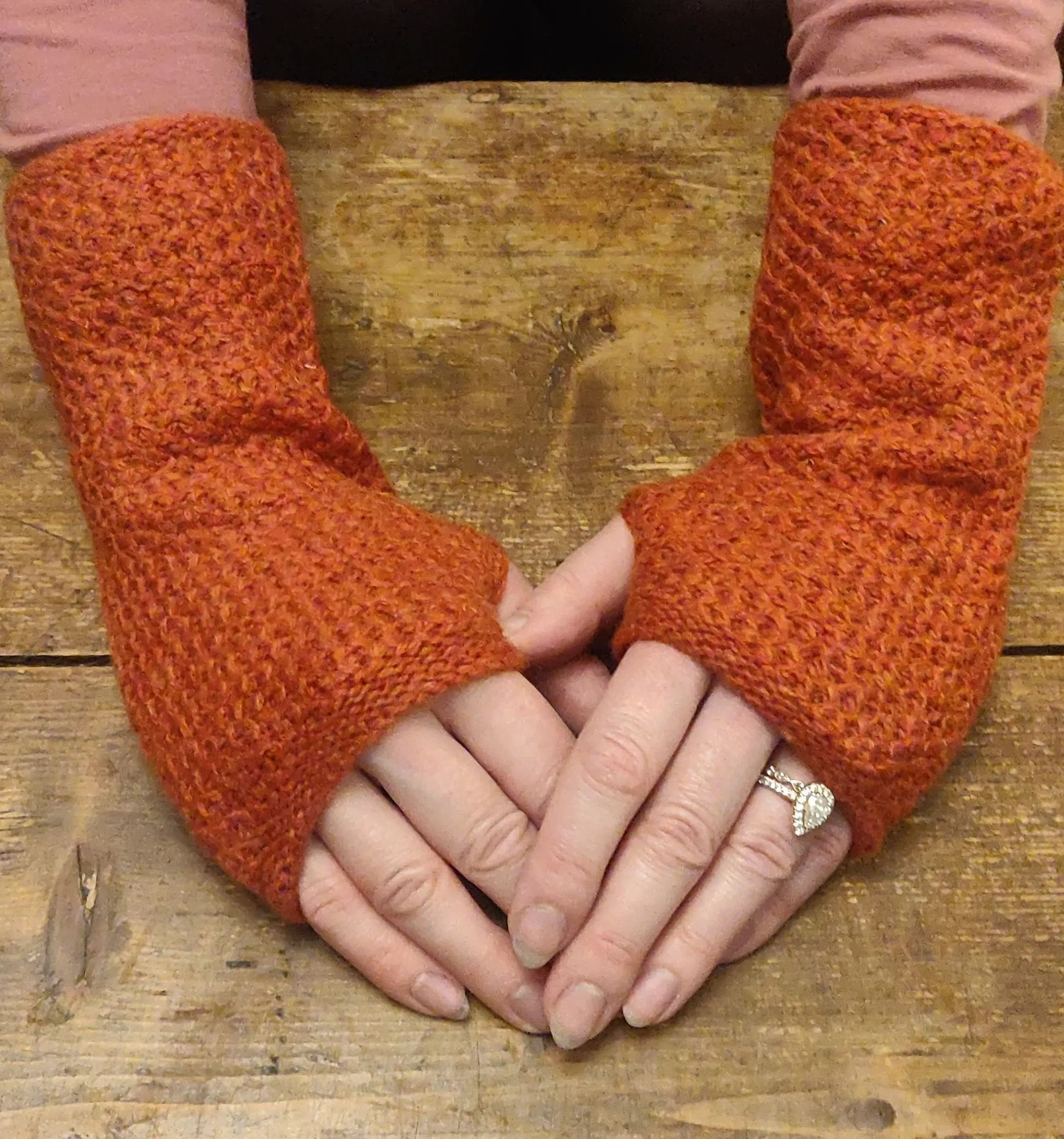 Annie Glue Textured Hand Warmers in Rust