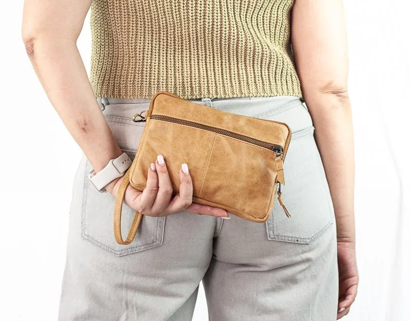 Antheia clutch wallet - Brown distressed leather