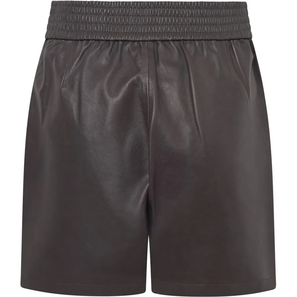 Beautiful Free leather shorts with elastic / 51152 - Chocolate