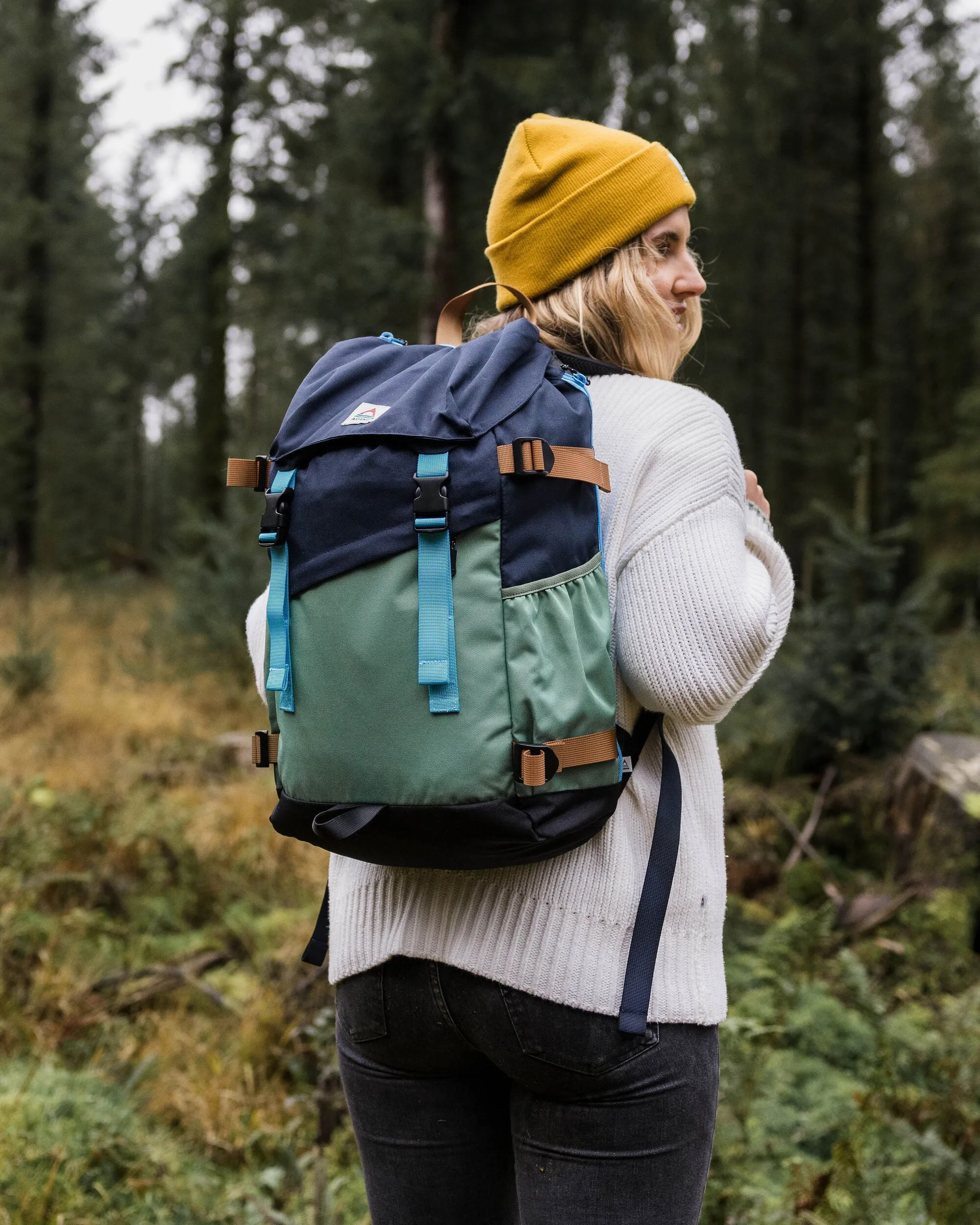 Boondocker Recycled 26L Backpack - Deep Navy/Laurel Green