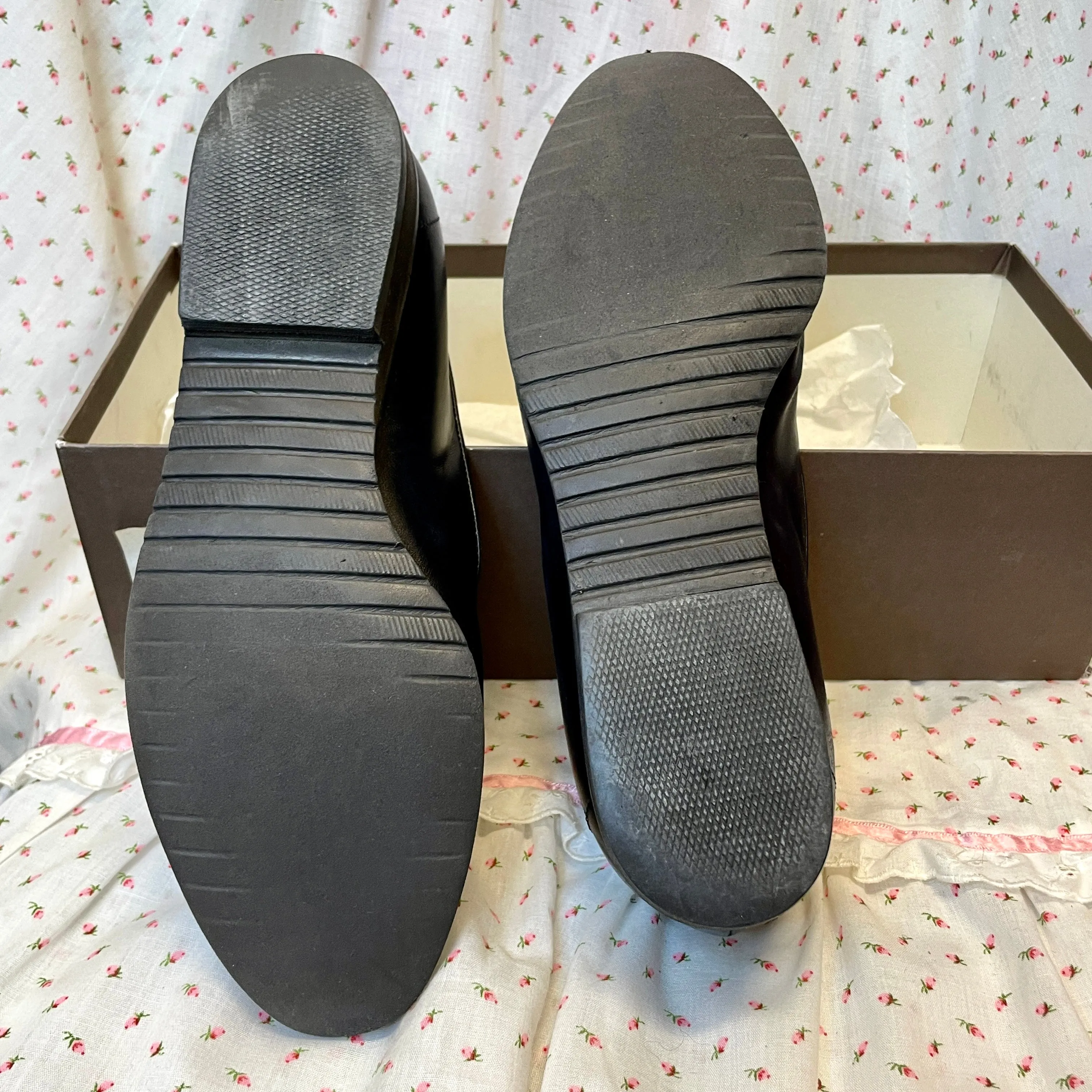 Bottega Veneta Intrecciato Weave Designer Made in Italy Vintage Leather Women's Tassel Loafers in Black with Box Size 6