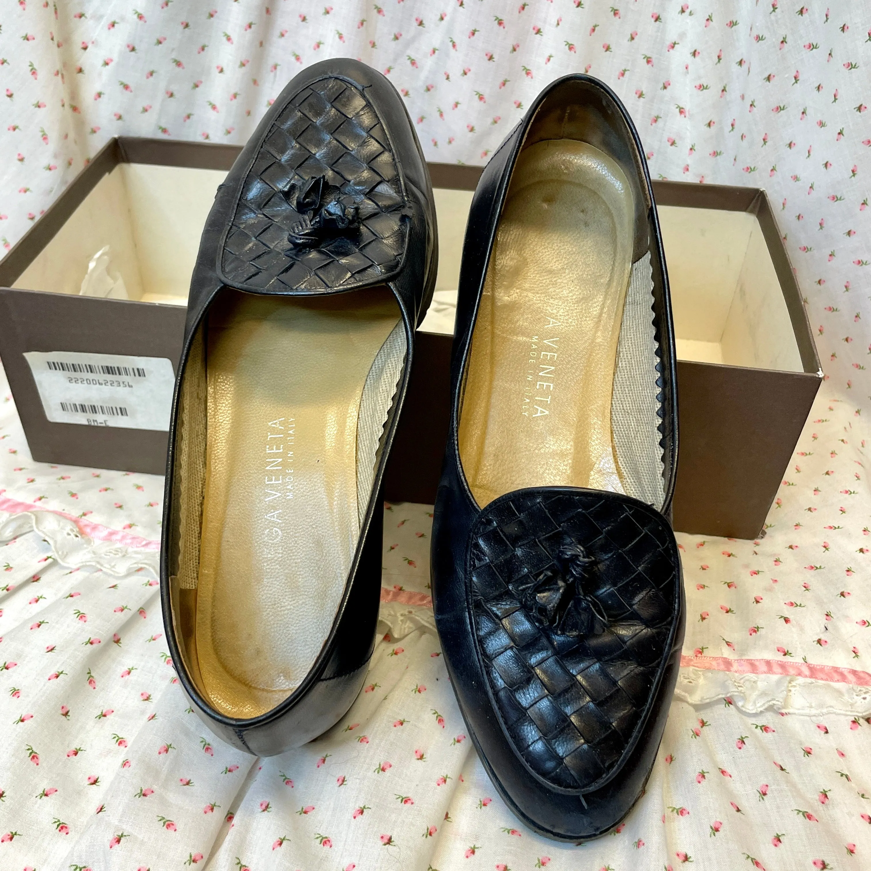 Bottega Veneta Intrecciato Weave Designer Made in Italy Vintage Leather Women's Tassel Loafers in Black with Box Size 6