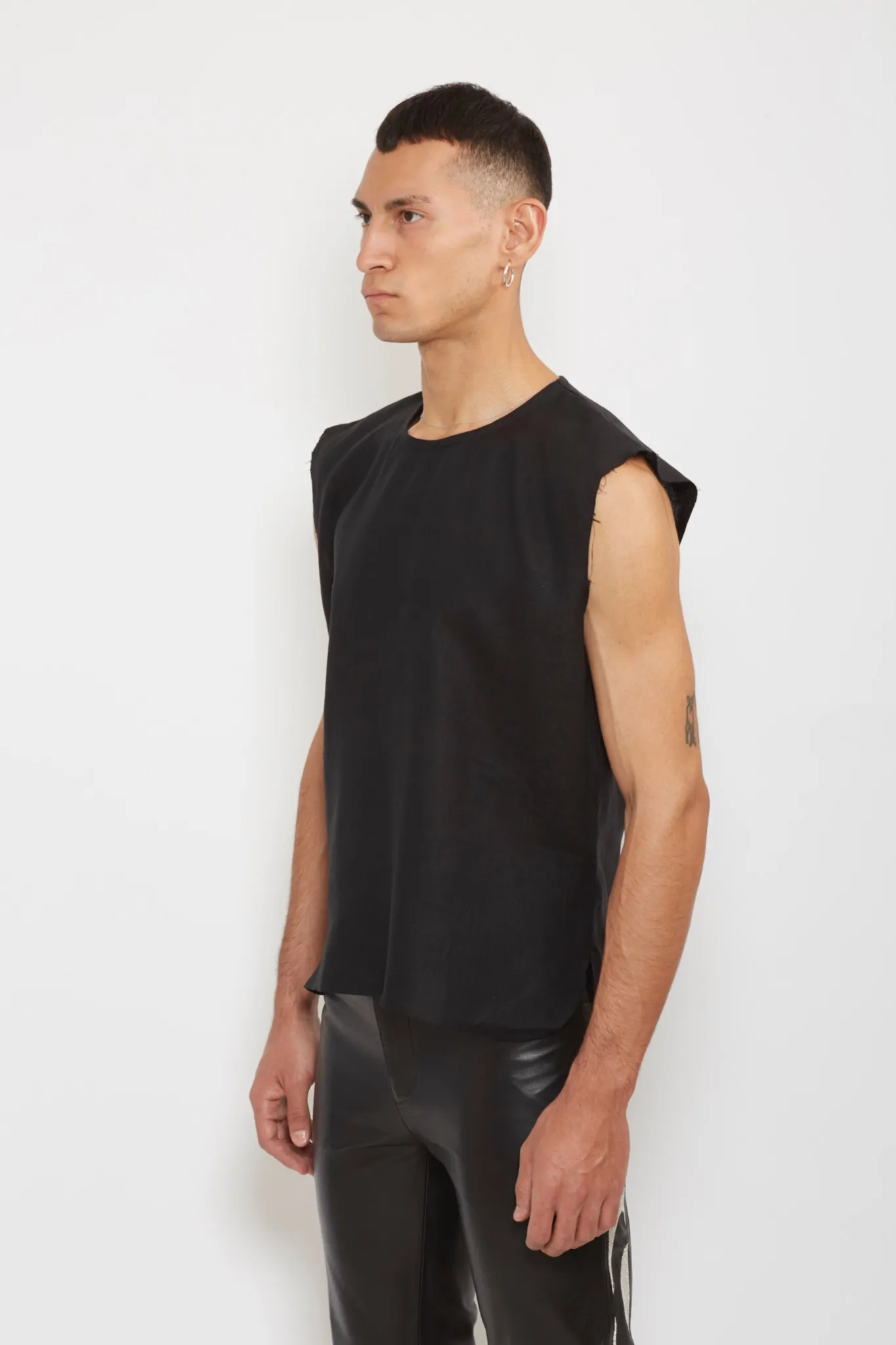 Chile: Black Linen Top