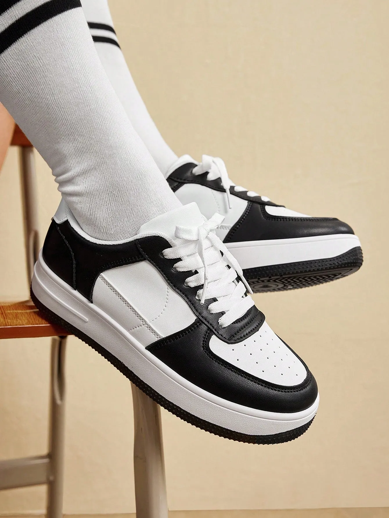 CUCCOO EASI Spring/Autumn Fashionable Thick-Soled Women's Casual Shoes With Lace-Up And Increased Height, Waterproof Platform, White Sports Shoes Casual Shoes School Supplies Back To School