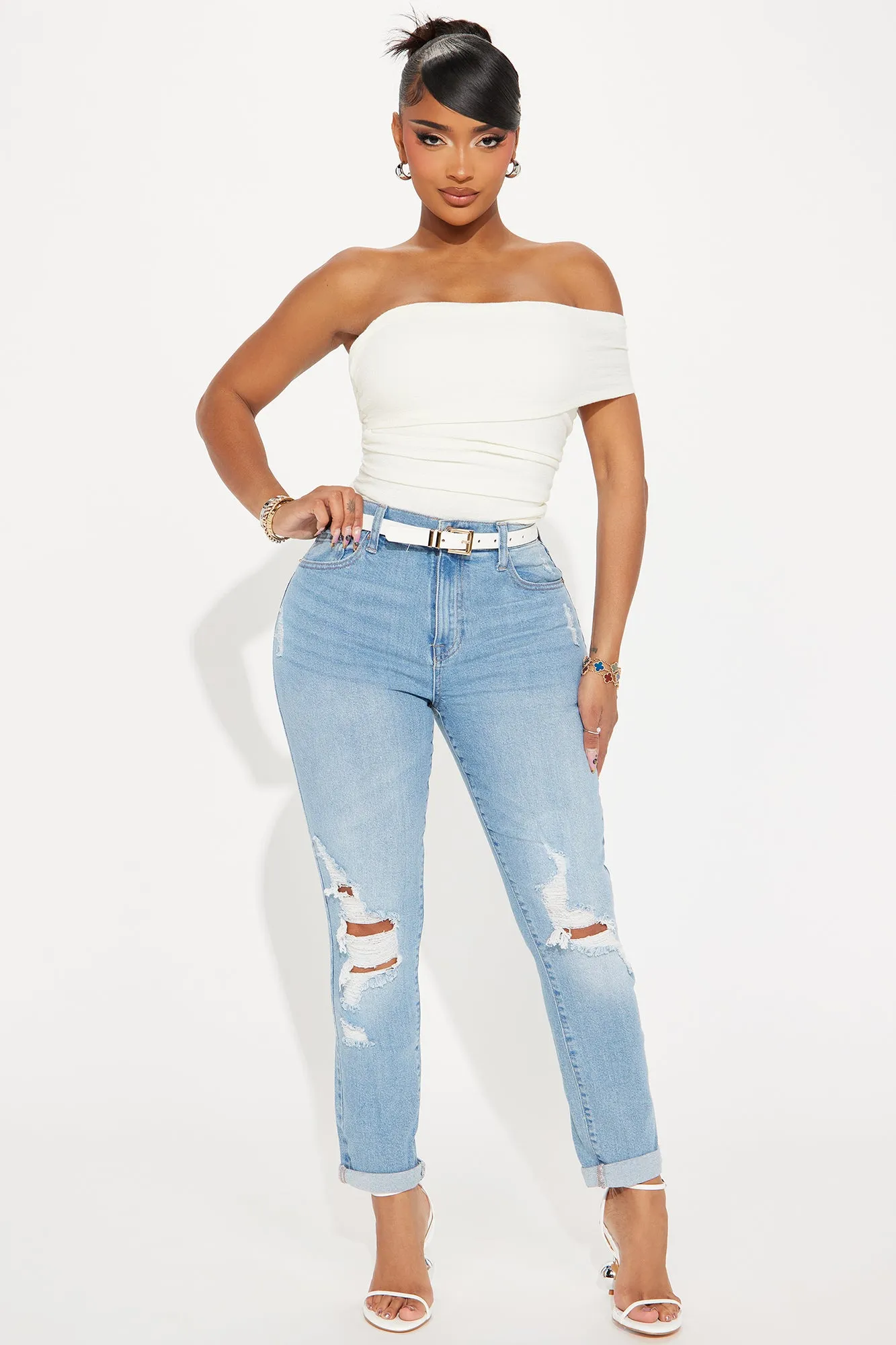 Most Important Ripped Stretch Mom Jeans - Light Wash