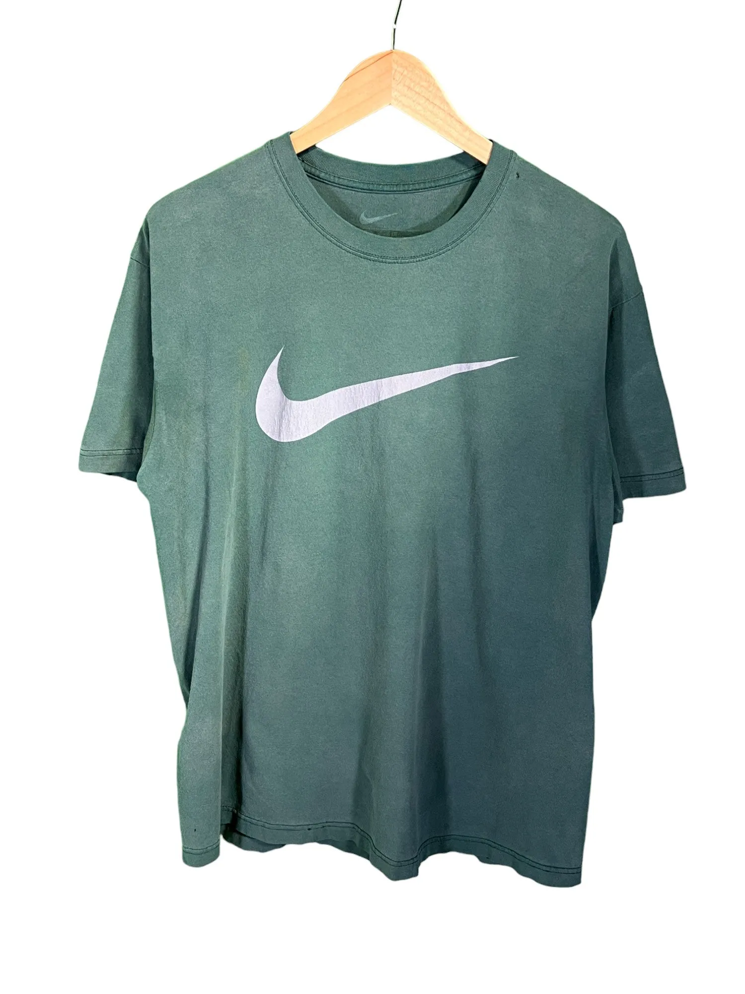 Nike Classic Swoosh Logo Big Graphic Tee Size Large