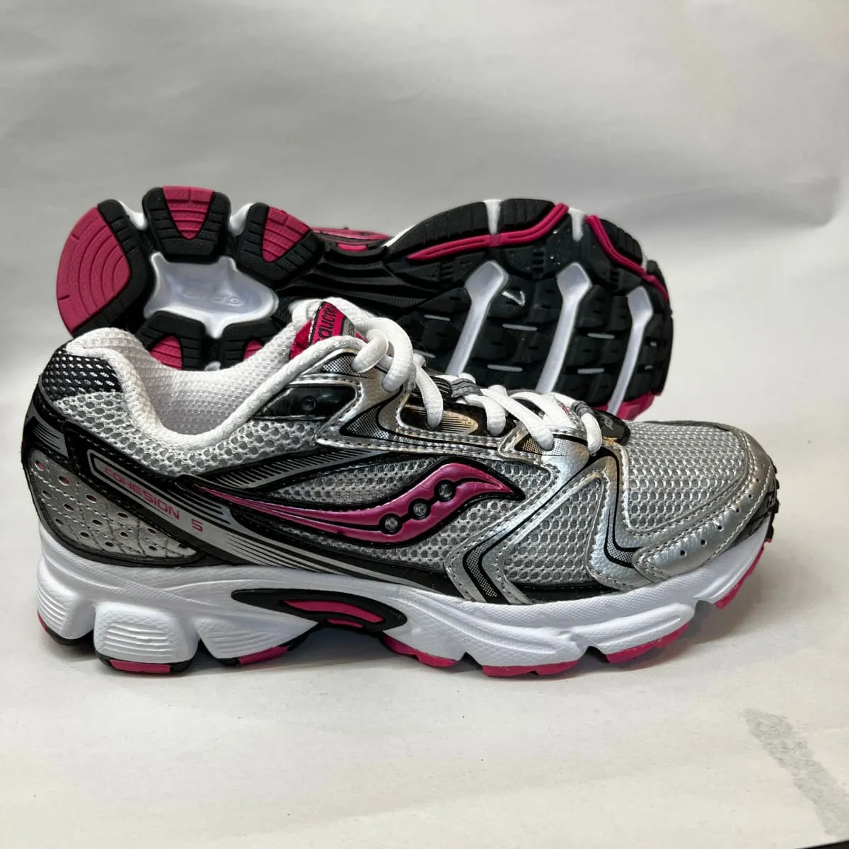 Saucony •Cohesion 5• Running Shoe • Silver/Black/Pink • 7 Wide - Preowned