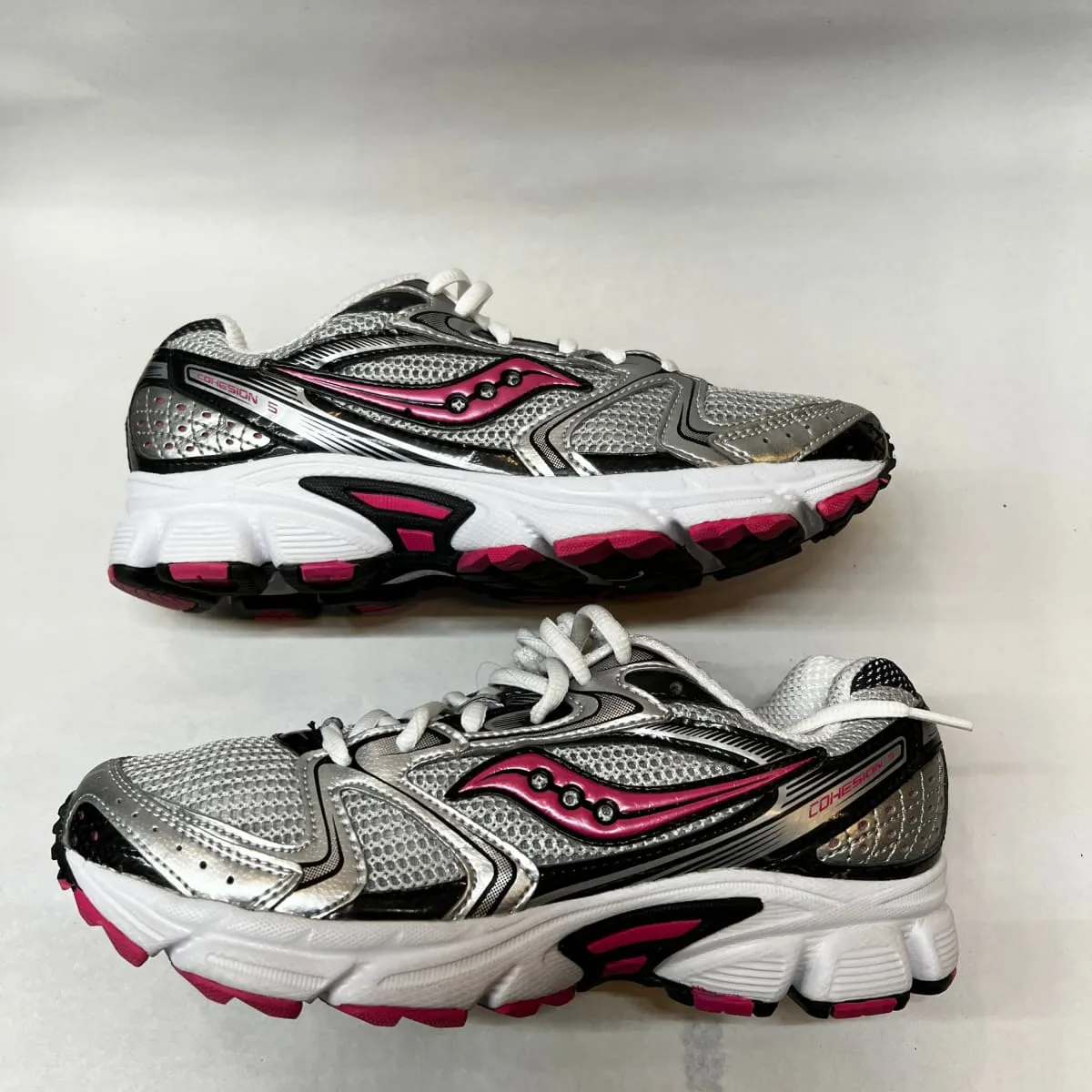 Saucony •Cohesion 5• Running Shoe • Silver/Black/Pink • 7 Wide - Preowned