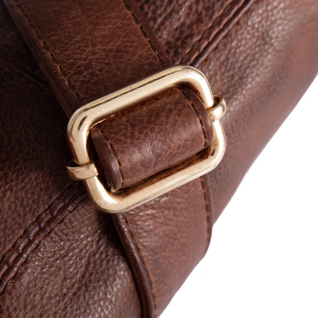 Small leather clutch in classic design / 15472 - Brandy